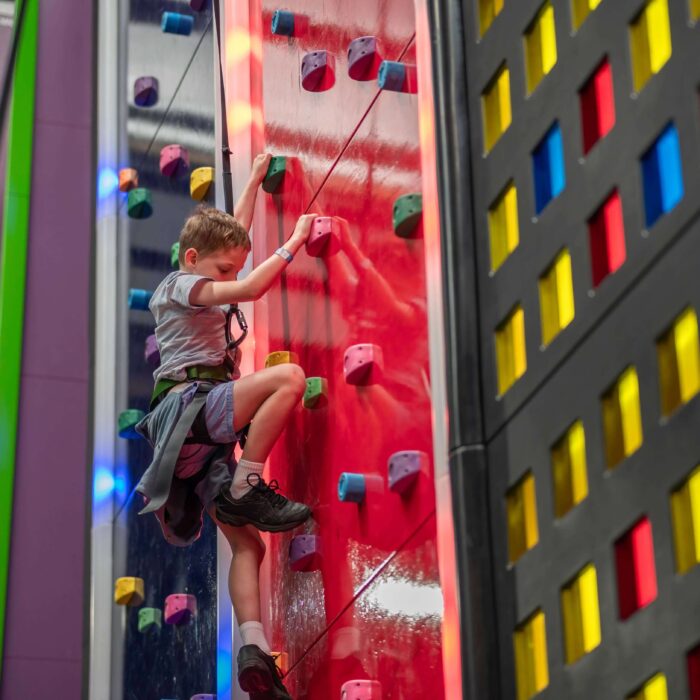 Clip-n-Climb-Social-Fair-Coburg-scaled-aspect-ratio-1000-1000-700x700