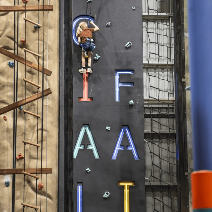 Social-Fair-Climbing-Arena-3-700x700