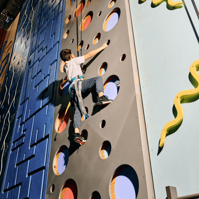 Social-Fair-Climbing-Arena-5-700x700